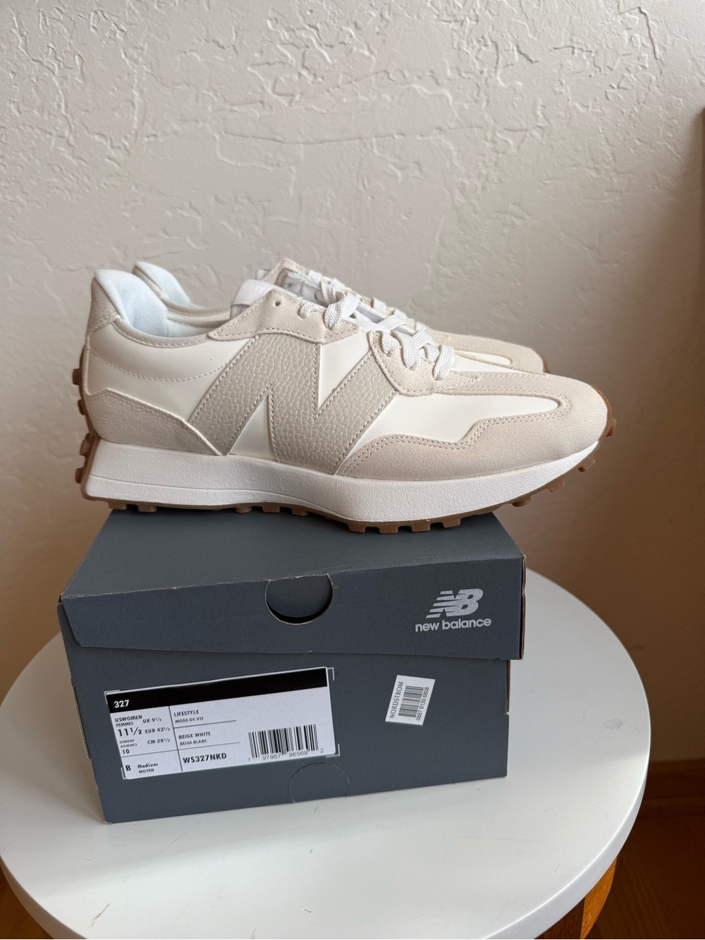 New Balance 327